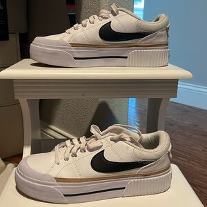 Nike court legacy platform size 8